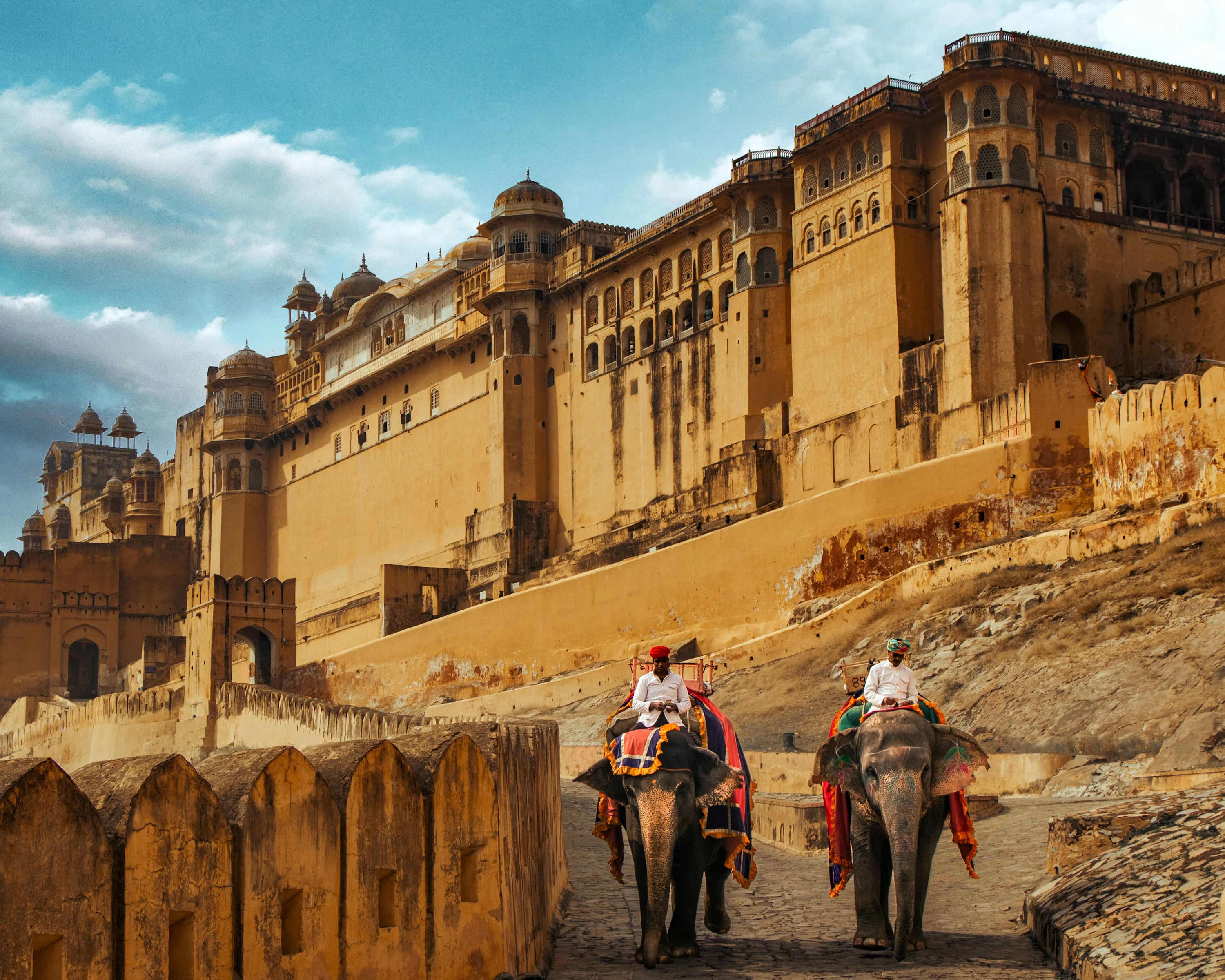 Amber Fort Jaipur sightseeing tour by car