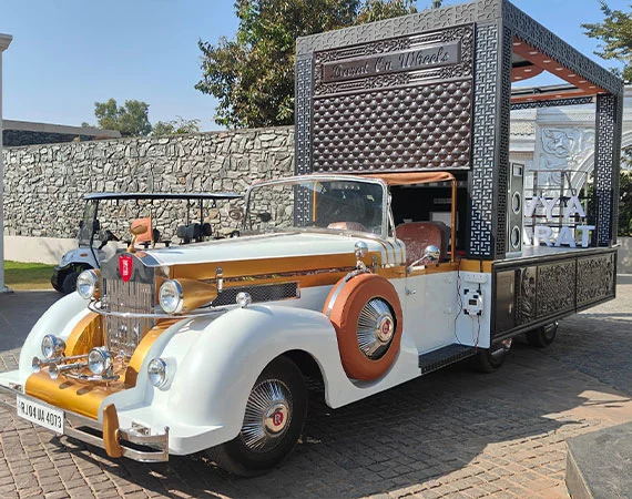 Baraat on Wheels in Jaipur
