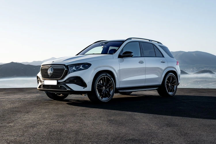 luxury mercedes car on rent jaipur