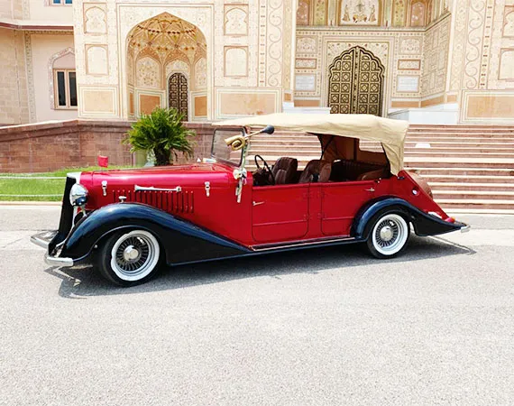 Luxurious vintage cars for wedding entries, bride arrivals & pre-wedding shoots
